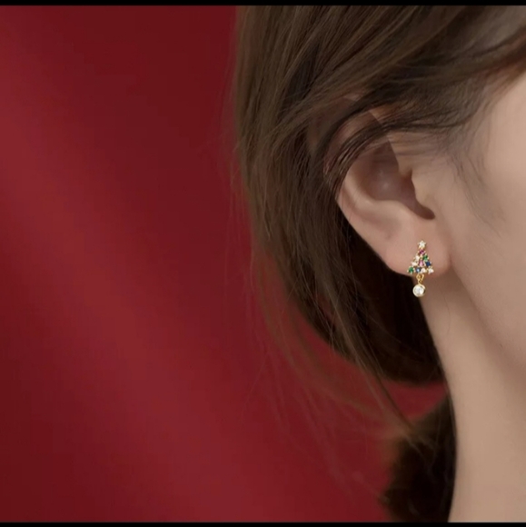 Dainty Gold Rhinestone Crystal Christmas Tree Stud Earrings - Picture 4 of 8